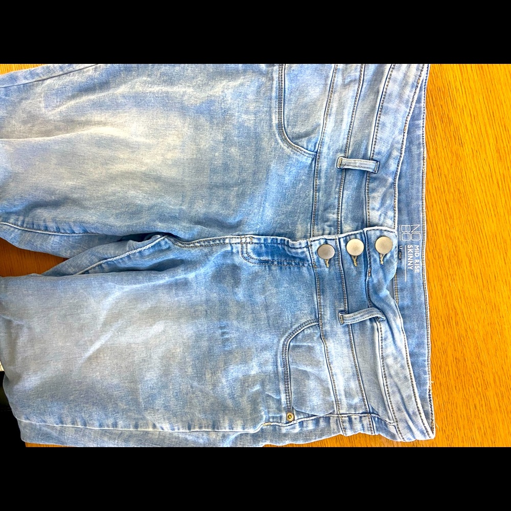 NoBoundaries size 17 mid-rise skinny jean